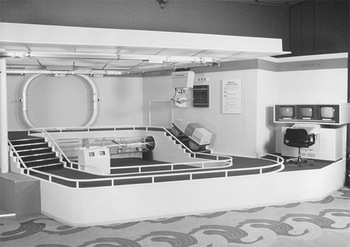 1982-1985年東芝技術展原発検査ロボット・コンソールブログ用.jpg